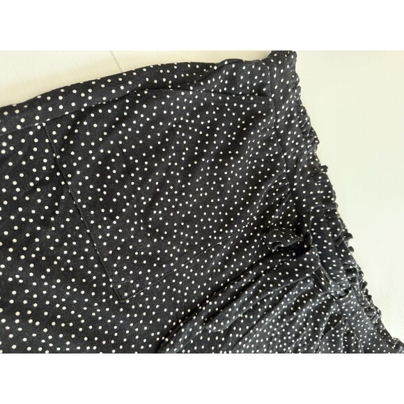 Torrid 5 Inch Pull-On Studio Luxe Mid-Rise Paperbag Waist Short Size 1 XL Black - Picture 2 of 11